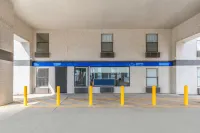 Motel 6 Laredo, TX - North I-35 - parking