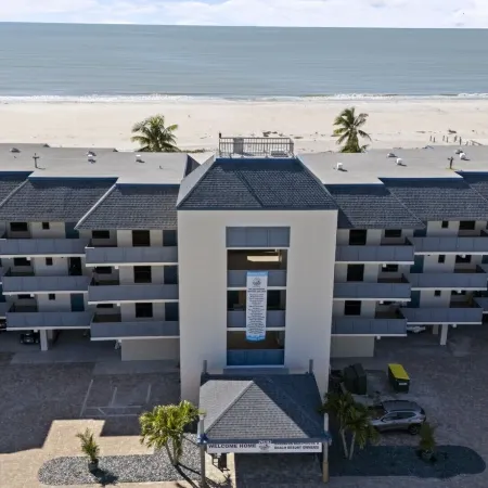 Mariner's Boathouse and Beach Resort by CoolVacay