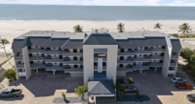 Mariner's Boathouse and Beach Resort by CoolVacay