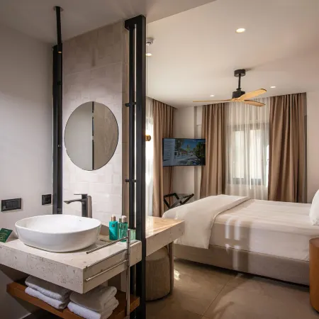 Noble Hotel Suites - Adults Only