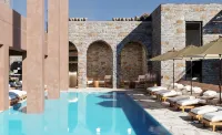 Volta Seaside Boutique Hotel