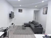 Charming Family-friendly House Rental in Edmonton - balcony