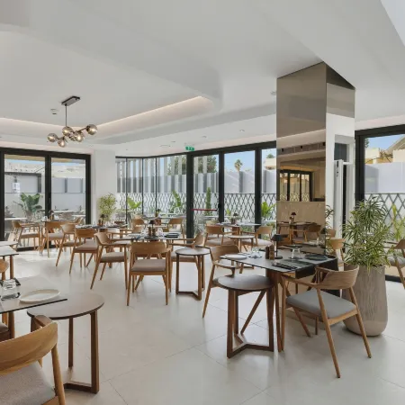 Warner Boutique Hotel