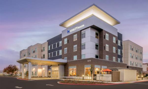 Hyatt House Fresno Campus Pointe