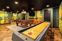 Milwaukee Riverside Retreat w/ Hot Tub + Game Room
