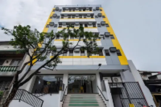 NEST FORT BGC Hotels near Mandaluyong