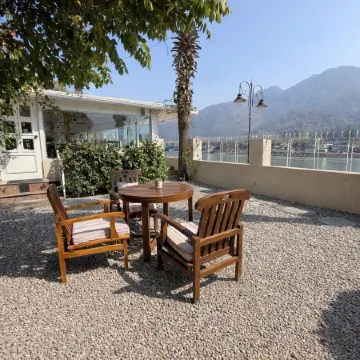 Yog Niketan by Sanskriti