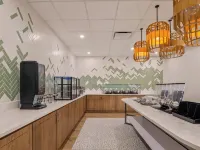 B&B Hotel Orlando International Drive Near Universal - Newly Renovated! Hotels near Volcano Bay