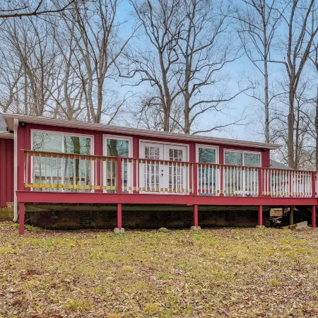 Tranquil Lakefront Home w/ Sunroom in Burlington