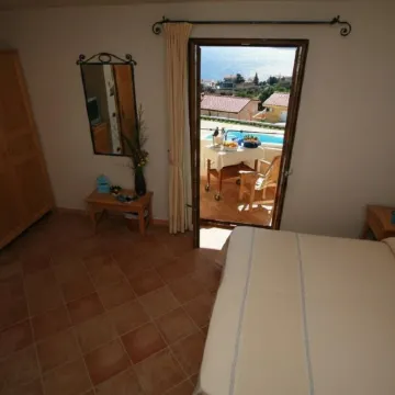 Hotel Villa Gustui Maris