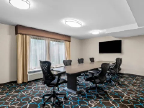 โรงแรมคองคอร์ด ซีราคิวส์, แอน แอสเซนด์ คอลเลกชัน โรงแรม โรงแรมในDe Witt