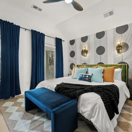 HotTub + GameRoom + Arcade + MiniGolf - Near Downtown!