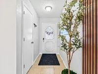 Minutes to Convention center,  family retreat, Pet-Friendly! King bed