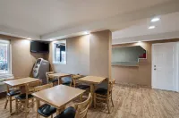 Quality Inn Near Pimlico Racetrack - Bữa sáng