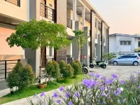 102 living house Hotels in Yasothon