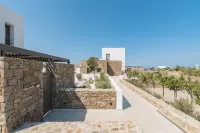 Omvrodektis Village