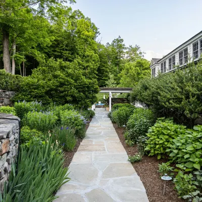 Bedford Post Inn Hotels near Pound Ridge Historical