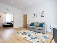 NEW Spacious Flat Ideal for Business Sleeps 4 Hotels in Worsley