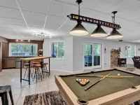 Theater Room Hot Tub Game Room Near Ski Resorts Hotels in Penn Forest Township