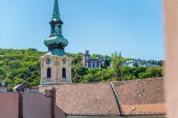 Budapest Classic Charm 2BR Cornertub SmartTV - Homestays