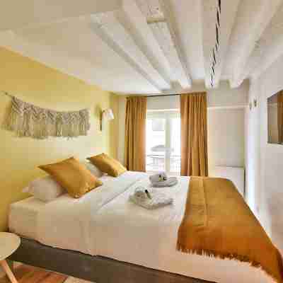 Charming Apt Near Tuileries Garden/Arc de Triomphe Rooms