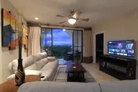 Stunning Oceanview Condo w/ Exceptional Views & Resort-Style Amenities