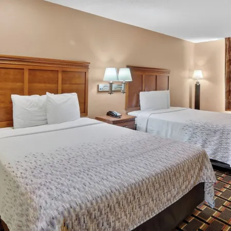 HomeTown Inn & Suites