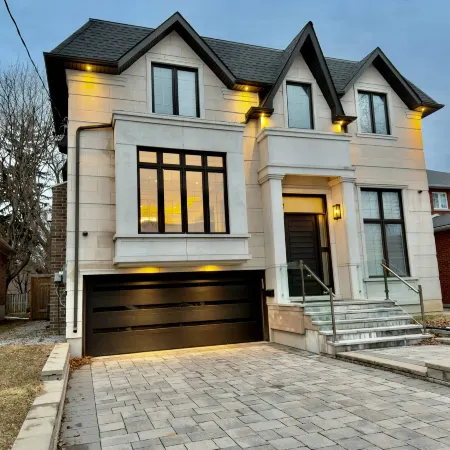 Luxurious 5-Bedroom House in Toronto - Modern Elegance Awaits