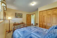 3-Acre Benezette Cabin Hot Tub, Grill and Mtn View - balcony