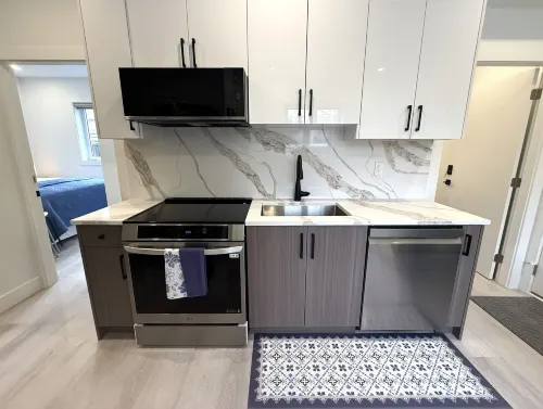 แวนคูเวอร์ แคทเธอรีน 2BD 2BA เลนเวย์ โฮม - บังกะโล