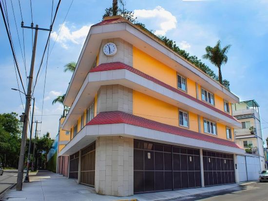 Hotel La Casa Del Reloj