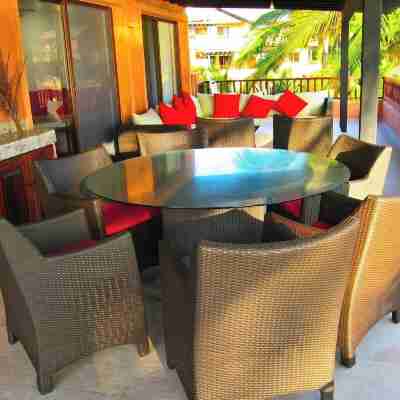 Oceanfront 5BR Villa by Monyxbnb Dining/Meeting Rooms