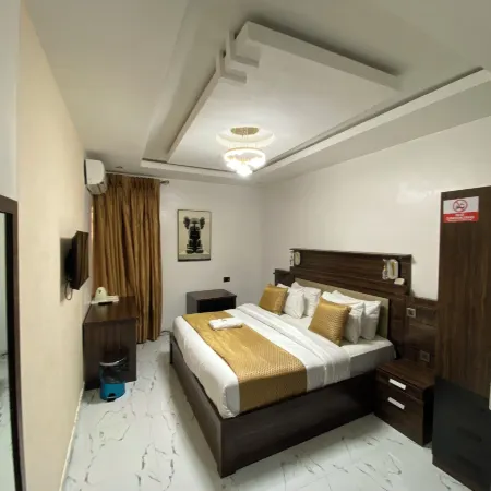 Julicis Hotels And Suites