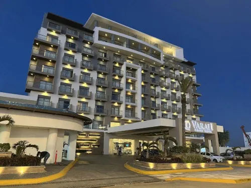 Varali Grand Hotel - bar