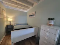 Best 1 Bedroom in SIC! 1 Block to the Beach.. A+ location .. Walk to Everything!