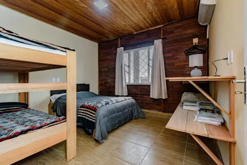 Casa com Piscina Churrasqueira e Ar Condicionado