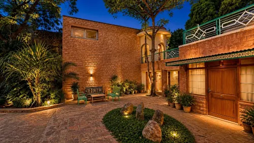 Hotel Inn Season - Art Deco Heritage Hotel in Jodhpur - Pet friendly
