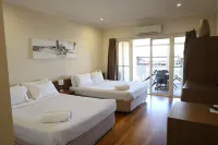 The Australian Hotel Motel
