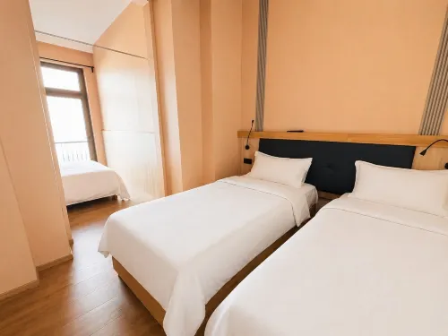 Mooncity Hotel & Boardinghouse - 2-Star