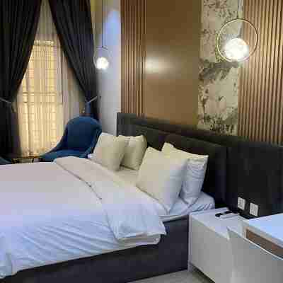 Trim Apartment Rooms