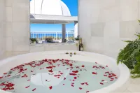Beachside Resort Kawana Waters - Resorts