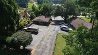 Mountain Aire Cottages, Inn, & Glamping - Parkering