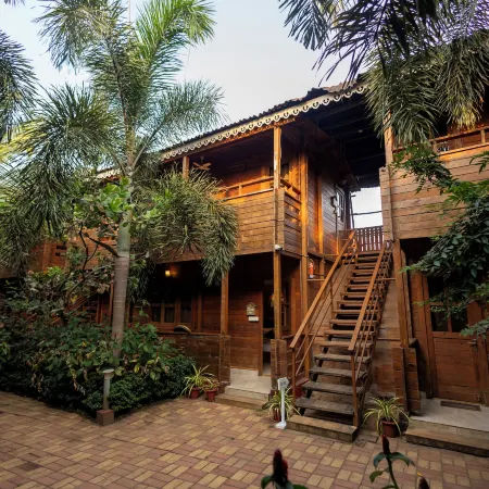 Grand Vatika Resort