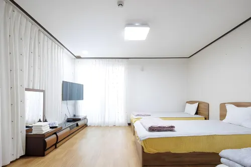 Donhae Dream Beach - 2-Star