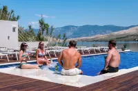 Hotel Plaza - Pools