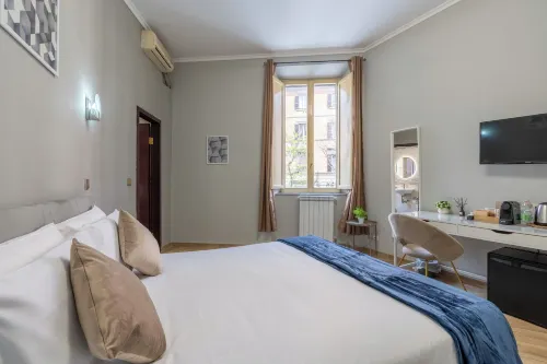 Portafortuna Guesthouse - Close to Colosseum - Homestay