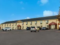 Econo Lodge Inn & Suites Yankton - 2-Star