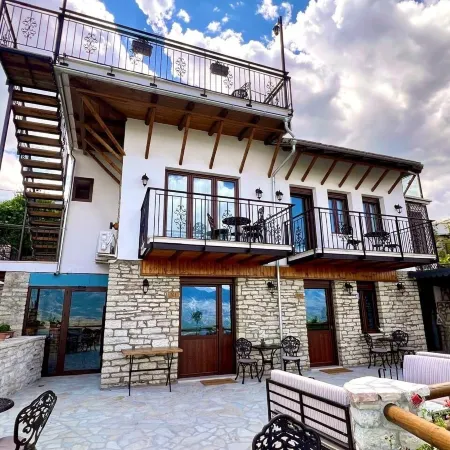 The Golden View Guesthouse