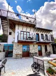 The Golden View Guesthouse - Homestays