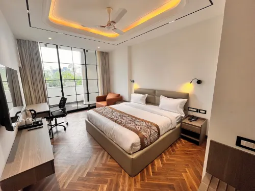 The Koi Boutique Hotel - مسبح على السطح